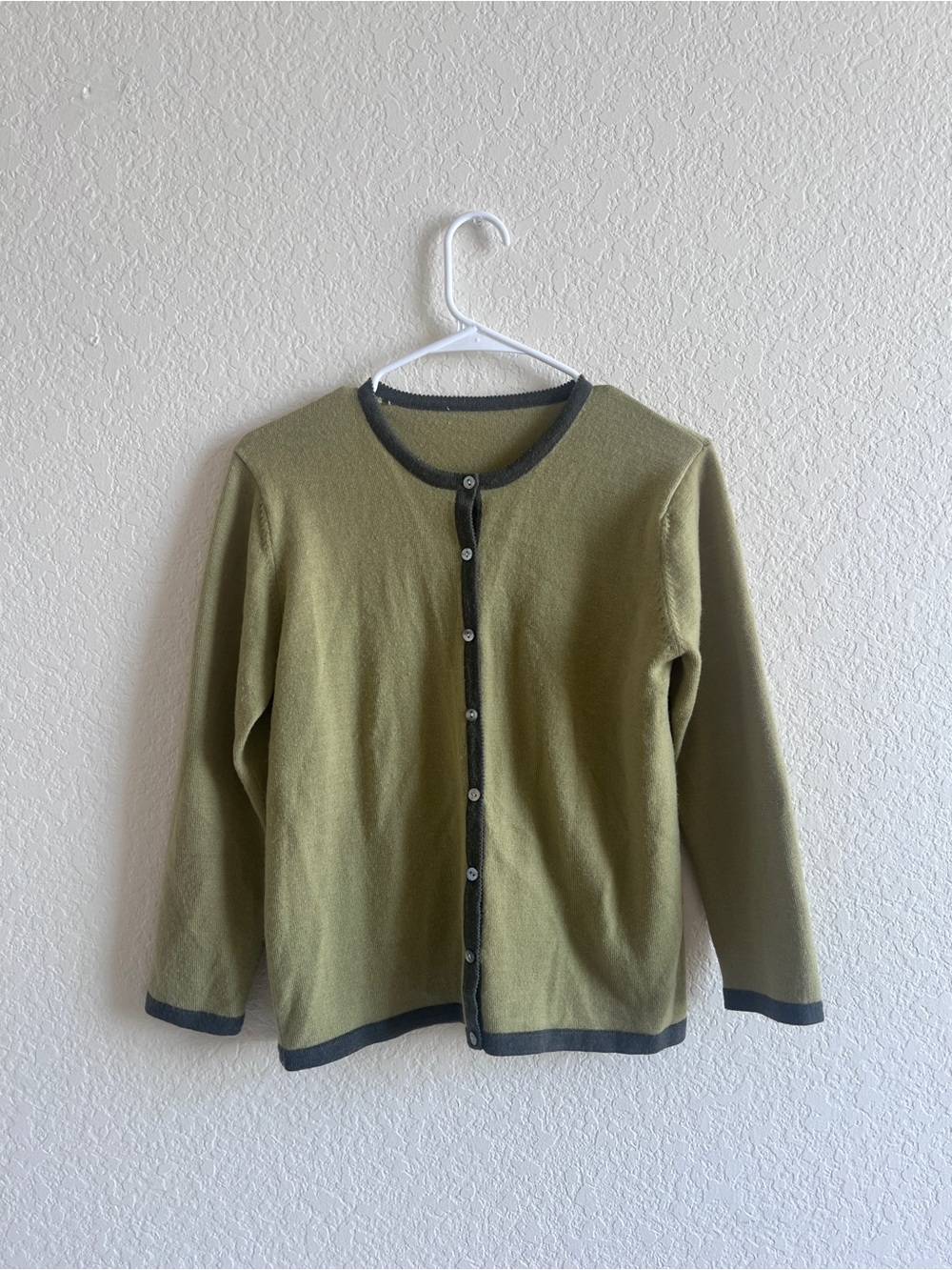 Vintage Classic Olive Green Mother of Pearl Buttons Cardigan Sweater